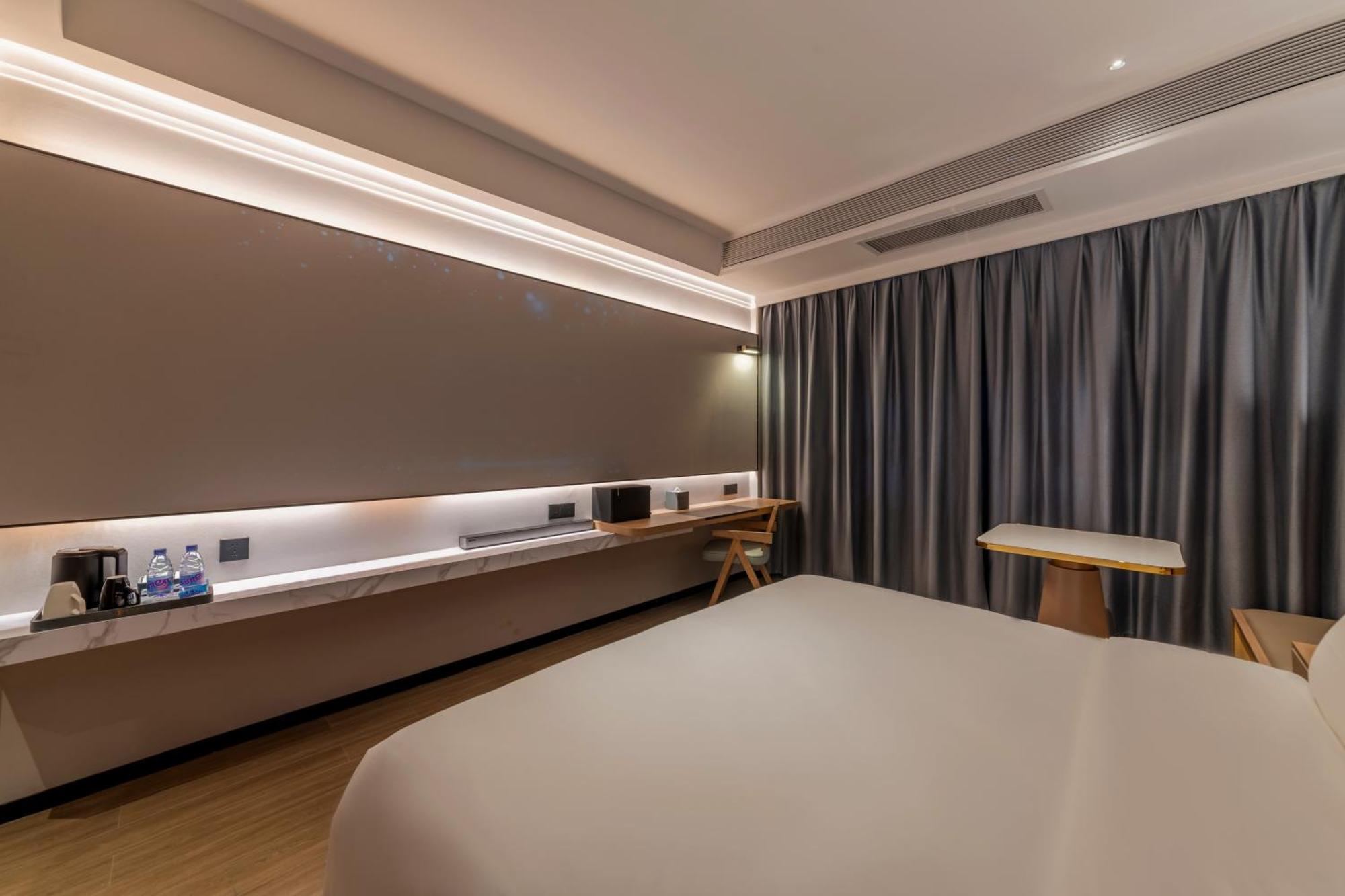 Luyue Hotel Movie Hotel Huaqiangbei Convention And Exhibition Center Branch Shenzhen Eksteriør bilde